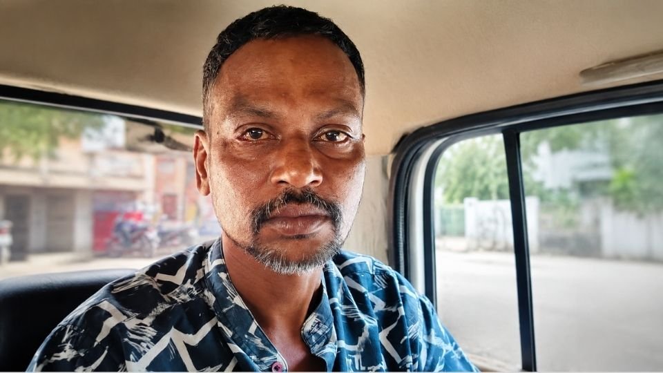 എഴുകോൺ പോലീസിന്റെ വാഹനവും പോലീസ് സ്റ്റേഷനും