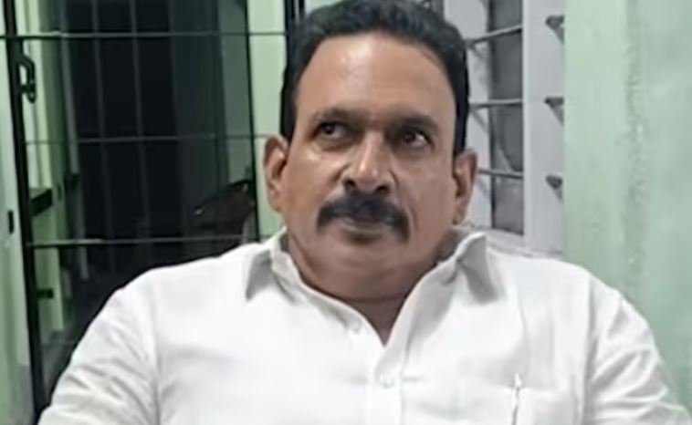 Chenthi Anil produced before Thiruvananthapuram Magistrate Court in CM car blocking case