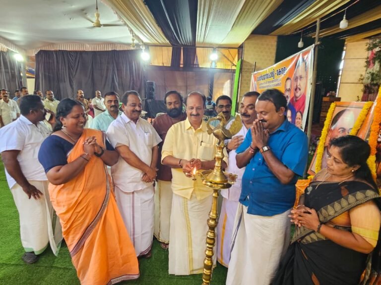 ബിജെപി സേവ സങ്കൽപ്പ് അഭിയാൻ ശില്പശാല കൊട്ടാരക്കരയിൽ കെ സോമൻ ഉദ്ഘാടനം ചെയ്യുന്നു